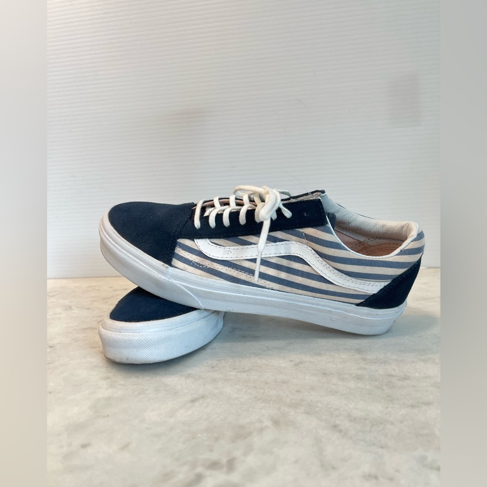 LIKE NEW VANS OLD SKOOL